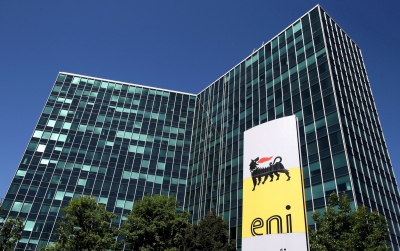 Με νέα στρατηγική η Eni στοχεύσει στην άντληση κεφαλαίων για να στηρίξει τις πράσινες δραστηριότητές της (Reuters)