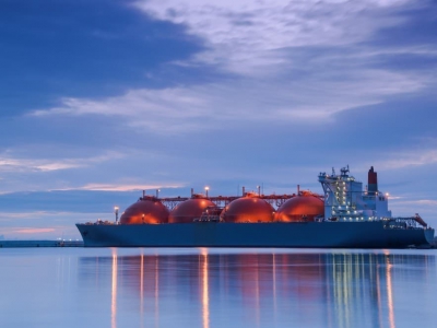 Οι ασιατικές τιμές του LNG θα μειώνονται όσο γεμίζουν οι αποθήκες της ΕΕ