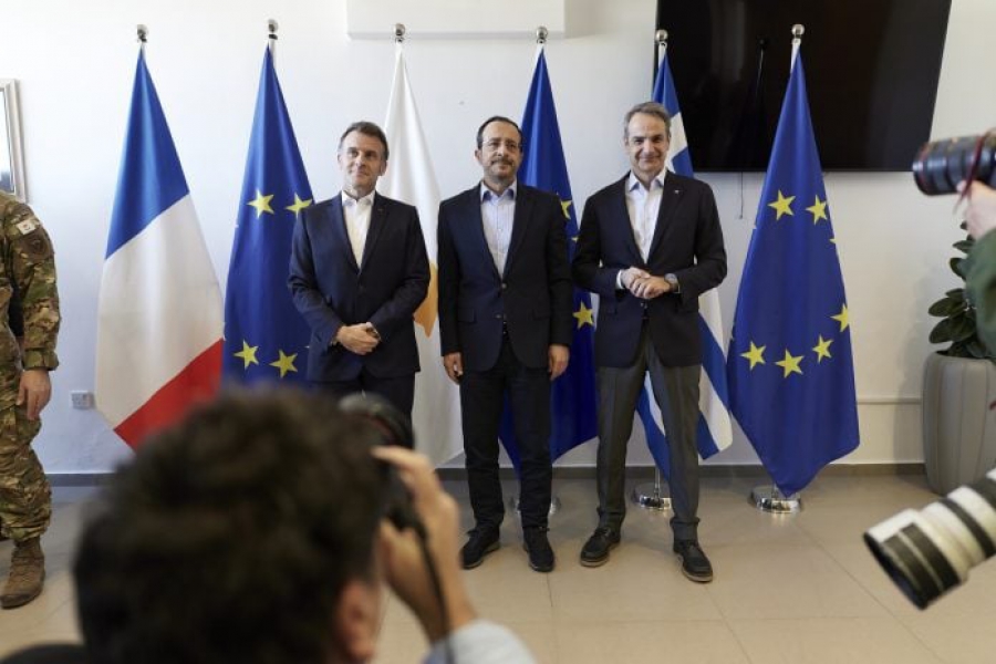 Μητσοτάκης από Κύπρο: Θα ήμασταν στο πλευρό σας ακόμη και μόνοι, αλλά δεν είμαστε μόνοι - Macron: Η επίθεση στην Κύπρο είναι επίθεση στην Ευρώπη