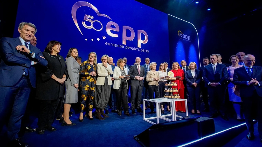 ΕΛΚ: Αναζητούν σχέδιο απέναντι στην ακροδεξιά με το βλέμμα στο 2029