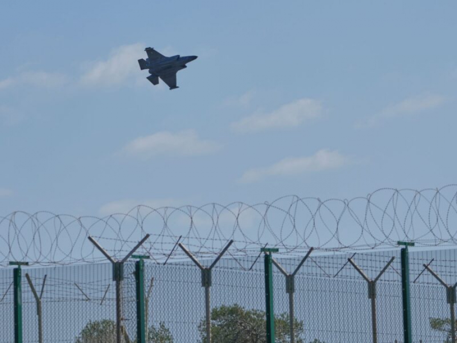 Η Βρετανία δεν αποκλείει μελλοντικά πλήγματα σε πυραυλικές εγκαταστάσεις του Ιράν (Τhe Guardian)