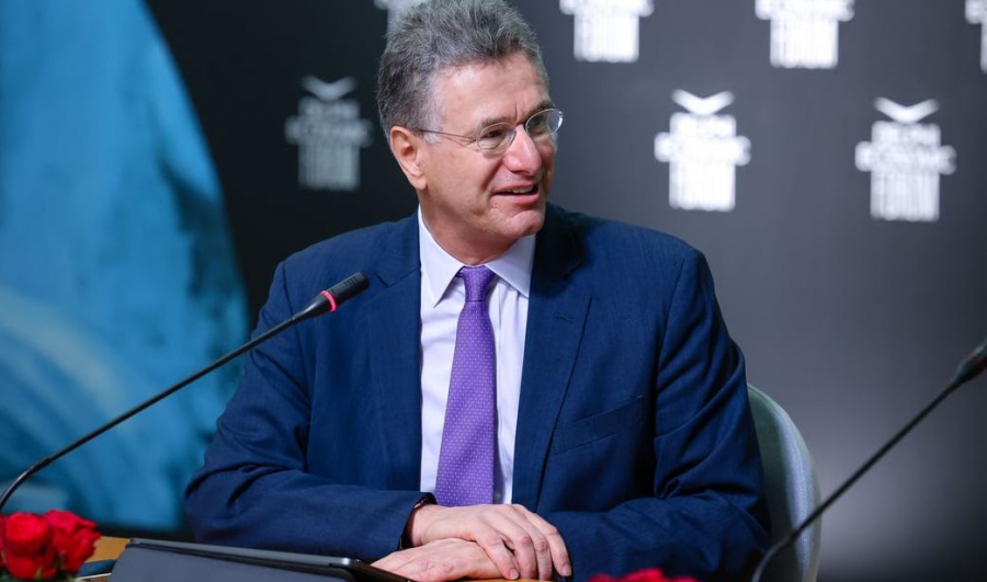 «Κλειδί» η συνεργασία Ευρωπαϊκής Επιτροπής και βιομηχανίας για την ενεργειακή μετάβαση – Μετά το 2026 η επιβολή φόρου στον άνθρακα