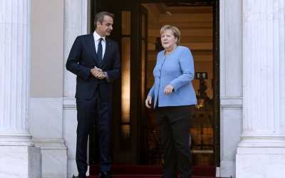Merkel: Είχα επίγνωση του βάρους για τους Έλληνες - Μητσοτάκης: Δοκιμαστήκαμε από λάθος αποφάσεις