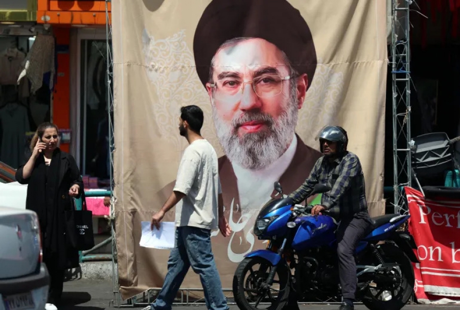 Ο ανώτατος ηγέτης του Ιράν λέει ότι οι ΗΠΑ δεν θα έχουν πλέον «ασφαλές καταφύγιο» στον Κόλπο (Al Jazeera)