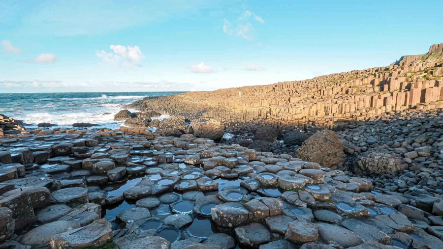 Το Giants’ Causeway δεν σχηματίστηκε από μια μάχη γιγάντων, αλλά από ένα εκρηκτικό ηφαιστειακό συμβάν (ecoticias.com)