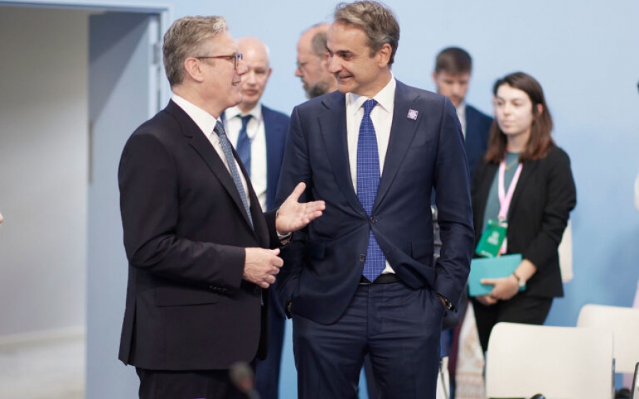 Τηλεφωνική επικοινωνία Μητσοτάκη-Στάρμερ -«Θετικό βήμα η πρόταση εκεχειρίας για την Ουκρανία»