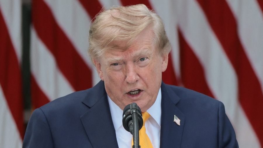 Trump: Σκέφτεται να επανεξετάσει την στάση της Αμερικής για τα Φόκλαντ