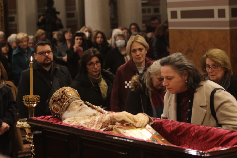 Μέχρι την Τρίτη το πρωϊ το λαϊκό προσκήνυμα στον Αναστάσιο - Πολιτική ηγεσία και προσωπικότητες στο Τρισάγιο