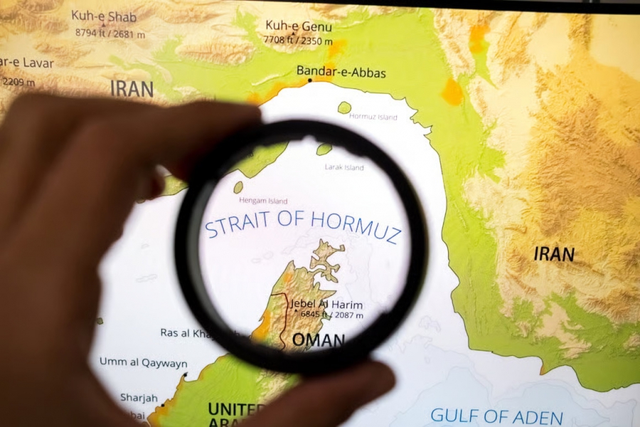 Σχέδιο επέμβασης στο Ορμούζ χωρίς τις ΗΠΑ επεξεργάζονται οι Ευρωπαίοι (WSJ)