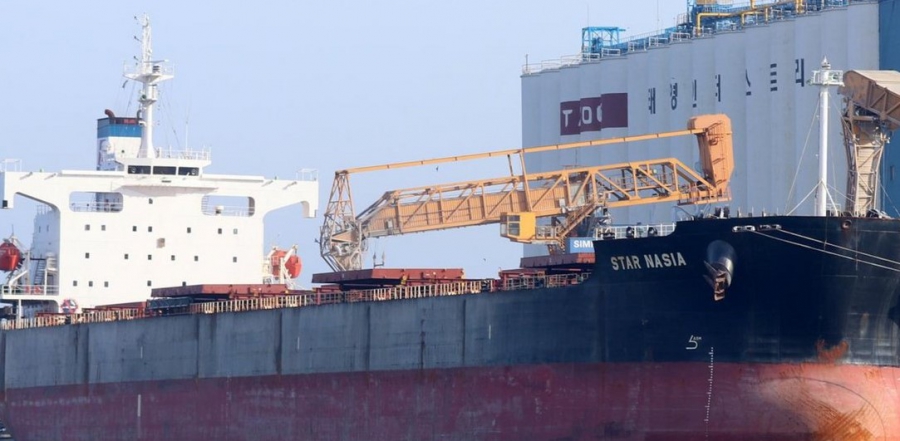 Έκρηξη μετά από επίθεση σε ελληνόκτητο πλοίο στον Κόλπο του Άντεν