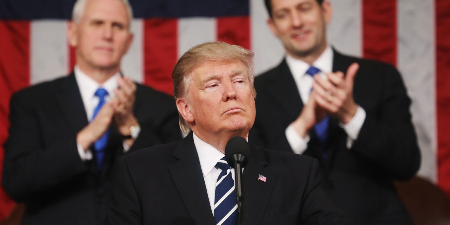 Ο S.Bannon εκφραστής του εθνικισμού και προστατευτισμού απολύθηκε από τον Λευκό Οίκο