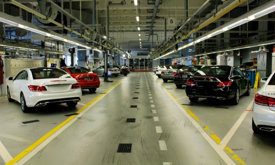 Η ΕΕ υποκύπτει στις πιέσεις των αυτοκινητοβιομηχανιών- Επανέρχονται οι κινητήρες εσωτερικής καύσης το 2035 (Reuters)