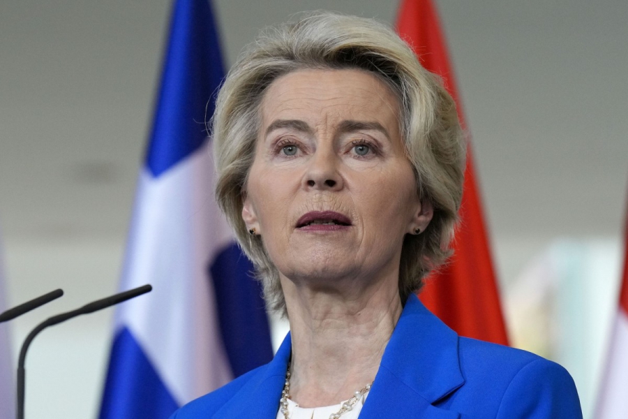 Φθηνά την γλύτωσε η Von der Leyen λόγω παραίτησης του  Λεκορνύ στην Γαλλία - Bloomberg