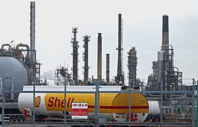 Η Shell θα κλείσει διυλιστήρια και θα μειώσει έως και  9.000 θέσεις εργασίας κατά την μετάβαση σε χαμηλές εκπομπές άνθρακα