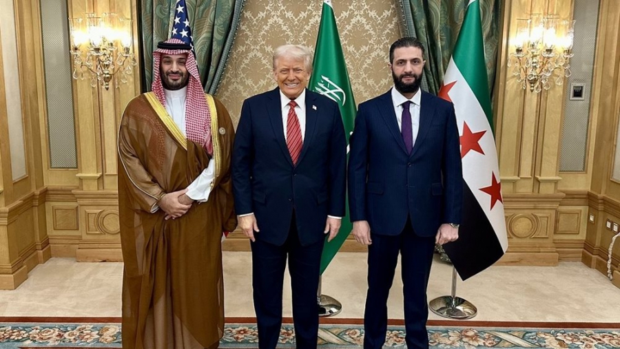 Σε θερμό κλίμα η συνάντηση Trump - Al Sharaa - Συνομιλίες με bin Salman και Erdogan