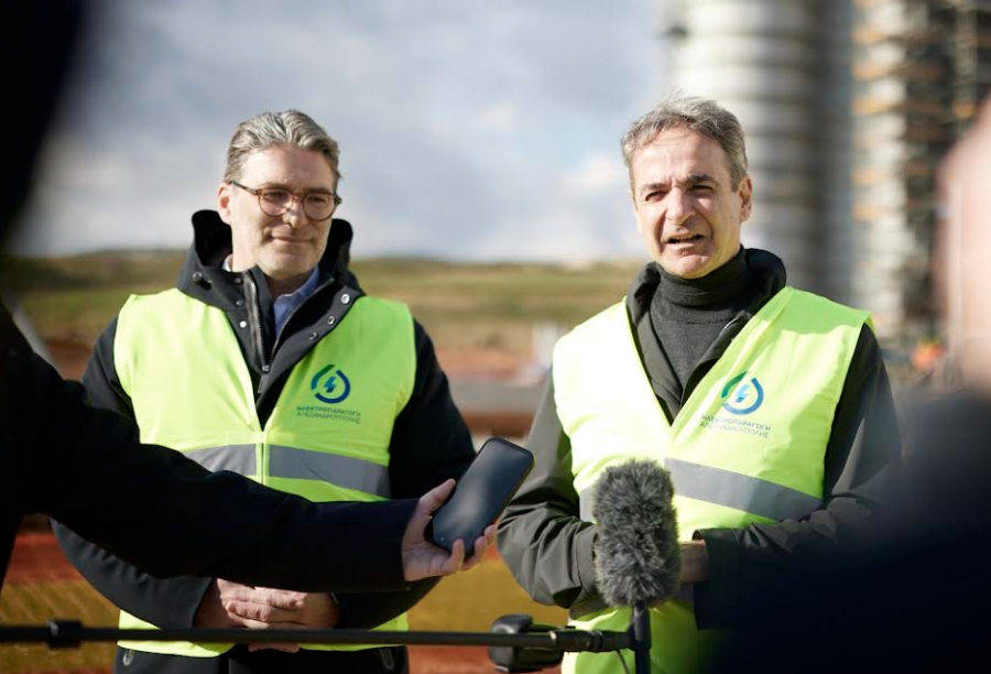 Επίσκεψη Μητσοτάκη στη Μονάδα της Αλεξανδρούπολης παρουσία του CEO της ΔΕΠΑ  Κ. Ξιφαρά