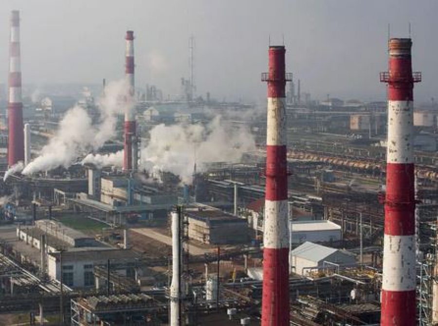 Πονοκέφαλος στα διυλιστήρια της Κεντρ. Ευρώπης για τον αντίκτυπο των κυρώσεων στις ρωσικές πετρελαϊκές