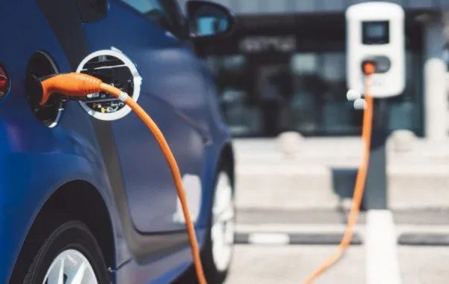 Νέα έρευνα «αποκαλύπτει» τις αιτίες της δεύτερης σκέψης για την αγορά EV