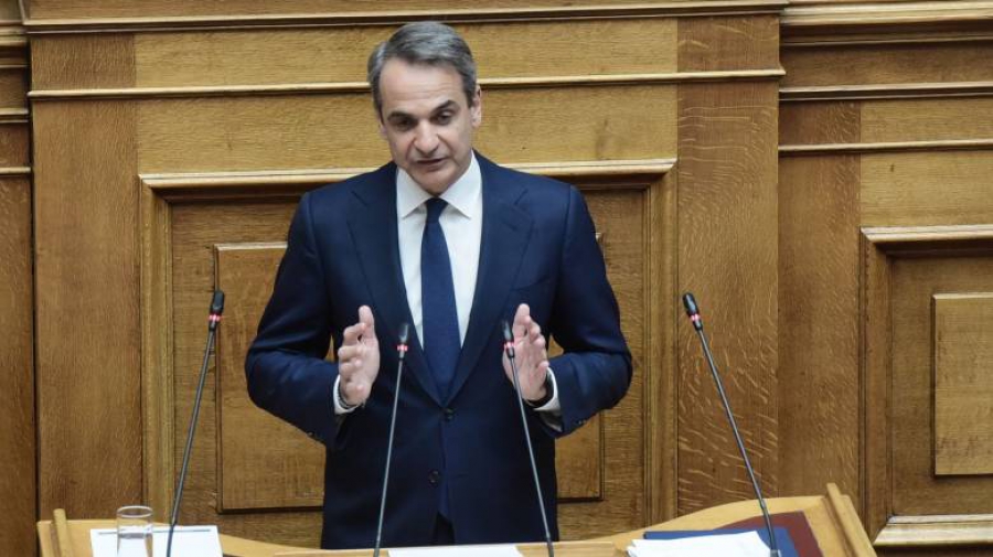 Αιχμηρές απαντήσεις Μητσοτάκη στη βουλή για τα μη κρατικά ΑΕΙ