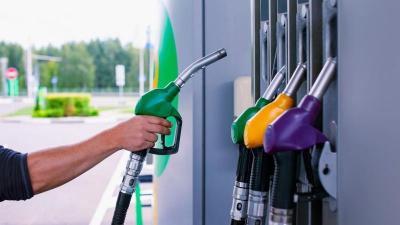 Στα 2 ευρώ η τιμή της αμόλυβδης βενζίνης στην Αθήνα