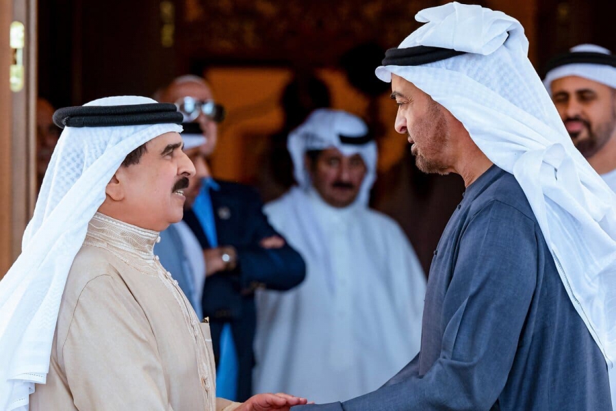 ΗΑΕ: Στο πλευρό του Μπαχρέιν για βίαιο άνοιγμα των Στενών του Ορμούζ