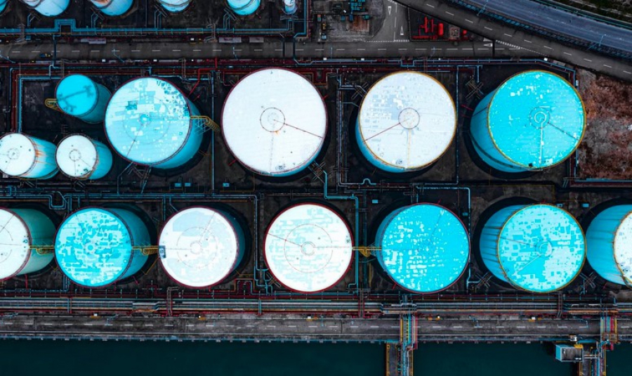 IEA: Eλλειμματική σε πετρέλαιο η αγορά το δ΄τρίμηνο - Νέα αστάθεια από το 2024