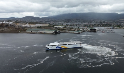 Το μεγαλύτερο ηλεκτρικό πλοίο στον κόσμο με μπαταρία ξεκινά δοκιμές σε λιμάνι στην Αυστραλία (Pv Magazine)