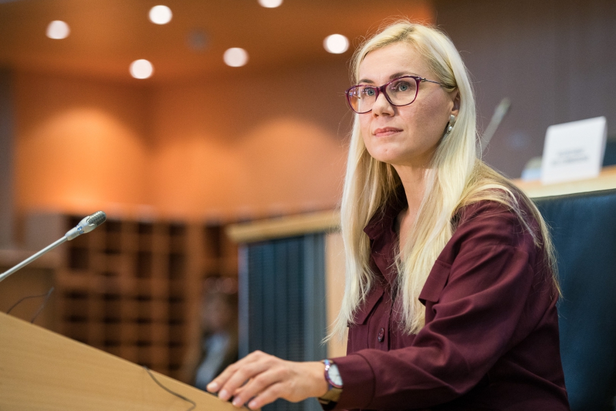 Kadri Simson : Πλαφόν στα έσοδα των ΑΠΕ που δεν θα αποτελεί αντικίνητρο για επενδύσεις