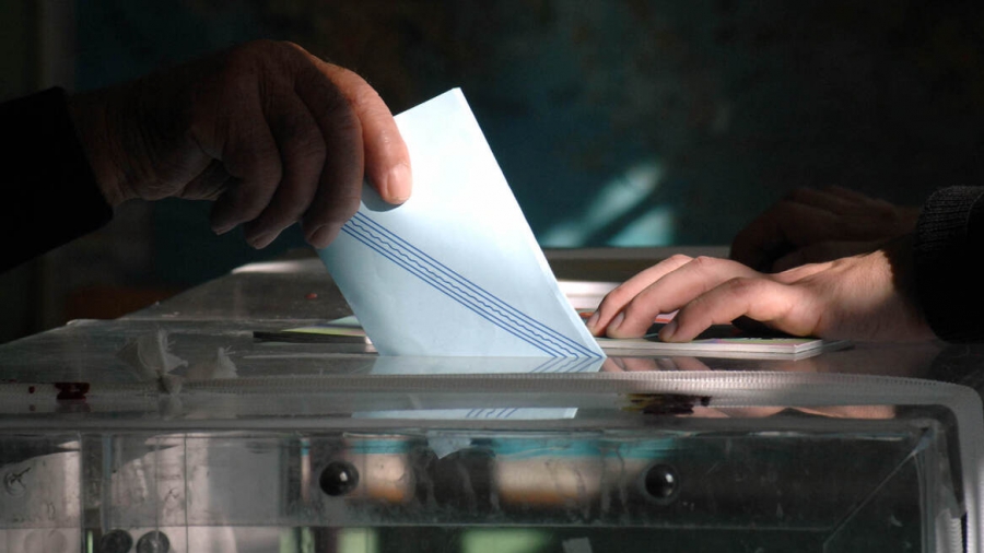 Σταθερά πρώτη η ΝΔ με 28% σε νέα δημοσκόπηση – Στο 13,5% ο Τσίπρας, διψήφια η Καρυστιανού, τέταρτο το ΠΑΣΟΚ Σταθερά πρώτη η ΝΔ με 28% σε νέα δημοσκόπηση – Στο 13,5% ο Τσίπρας, διψήφια η Καρυστιανού, τέταρτο το ΠΑΣΟΚ