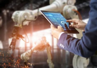 'Ερχεται το 