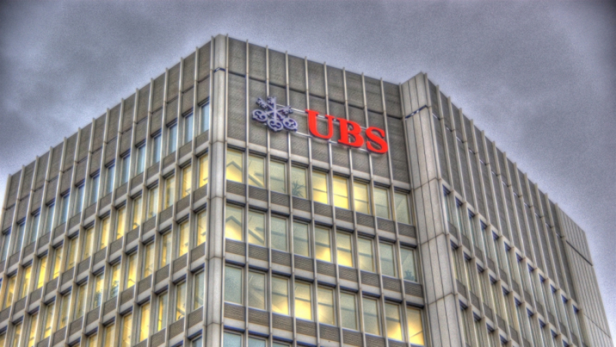 UBS: Αναθεωρεί τους στόχους για μηδενικές εκπομπές για το 2035
