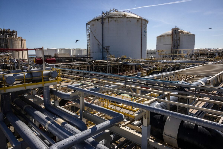 Reuters: Οι χώρες της ΕΕ εξετάζουν το ενδεχόμενο να αλλάξουν τους στόχους αποθήκευσης φυσικού αερίου για το 2025