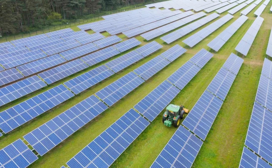 Η Lightsource bp έλαβε έγκριση για φωτοβολταϊκό έργο 102 MW με αποθήκευση ενέργειας στην Ιρλανδία