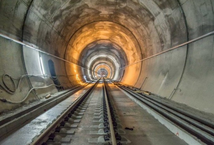 Η Άκτωρ κατασκευάζει τις μεγαλύτερες σιδηροδρομικές σήραγγες της Ρουμανίας
