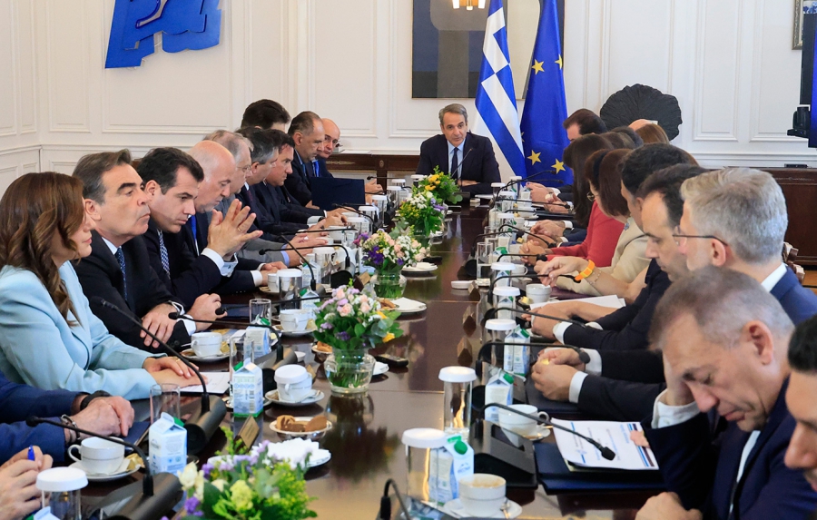 Την Πέμπτη έρχονται οι αλλαγές για το κυβερνητικό σχήμα- Φουντώνει η φημολογία για πρόωρες εκλογες