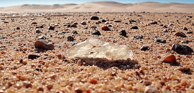 Αυτός ο κρύσταλλος της ερήμου που διατηρεί ζωντανούς οργανισμούς για αιώνες μπορεί να είναι το κλειδί για την εξωγήινη ζωή