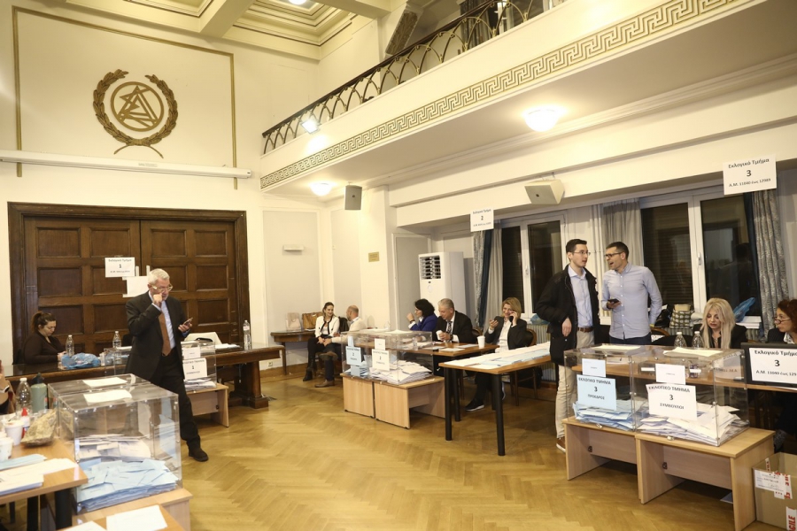 Δικηγορικοί σύλλογοι: Ποιοι πάνε σε επαναληπτικές εκλογές - Αναστασόπουλος και Κουτσολάμπρος τα φαβορί για Αθήνα