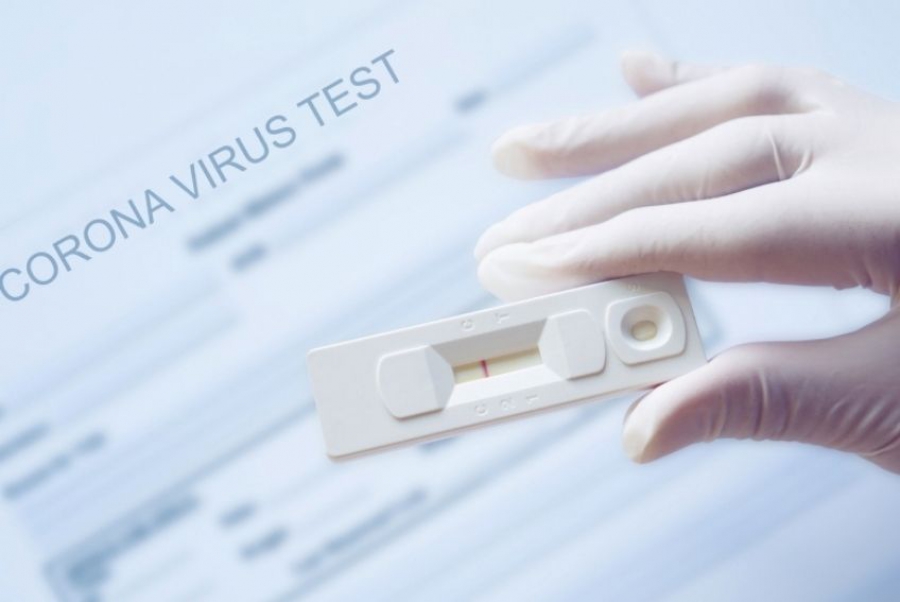 Τα rapid test για όλους εξετάζει η κυβέρνηση για να σταματήσει η έξαρση