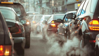 Euractiv: Αντιδρούν στην απαγόρευση των κινητήρων εσωτερικής καύσης οι Ευρωπαίοι πολίτες