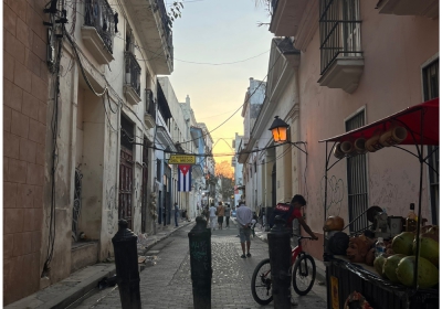 Η Κίνα σώζει την Κούβα με μεγάλα ηλιακά πάρκα