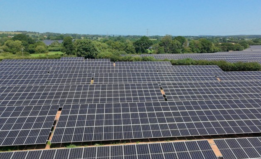 Dansk Solcelleforening: Το 2025 ήταν χρονιά ρεκόρ για την ανάπτυξη ηλιακής ενέργειας στην Δανία