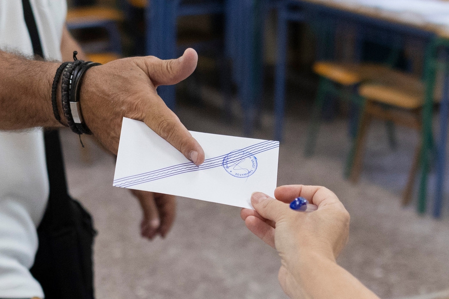 MRB: Πρωτιά με 29% για τη ΝΔ, στο 17,6% ο Τσίπρας, τρίτο το ΠΑΣΟΚ με 11,1%