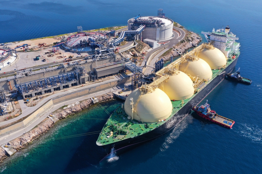 FT: Η εξήγηση της αδράνειας 30 δεξαμενόπλοιων LNG στην Ευρώπη - Γιατί περιμένουν οι traders
