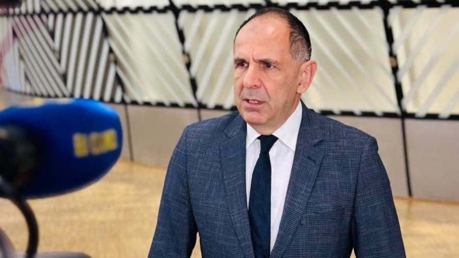 Γεραπετρίτης: Καμία πρόθεση της Ελλάδας για συμμετοχή στον πόλεμο- Στο τραπέζι οι επιθέσεις στα ελληνόκτητα πλοία