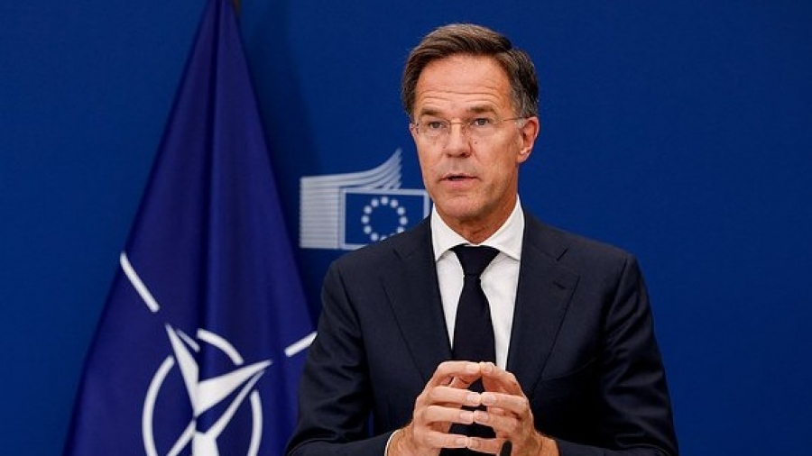 Rutte: «Η Βρετανία τρέξει τις αμυντικές δαπάνες – Ο Putin γίνεται ολοένα και πιο απελπισμένος»