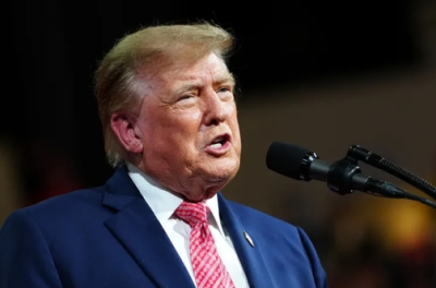 Trump: Ψεύτικες επιθέσεις επινοεί το Ιράν για να ανεβάσει τις τιμές του πετρελαίου πριν τις ενδιάμεσες εκλογές