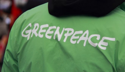 Greenpeace: Το ελληνικό γραφείο της γίνεται ηλιακό
