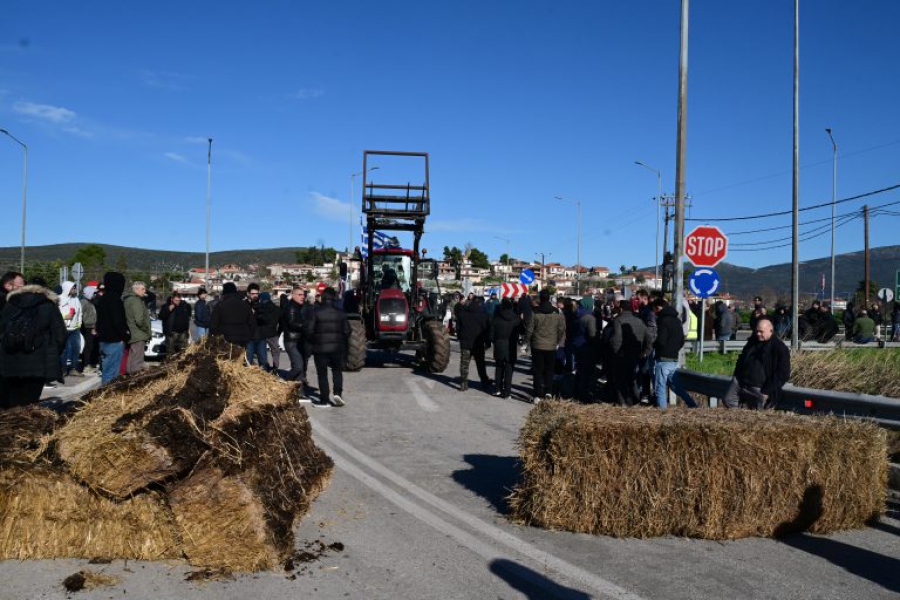 Κλιμακώνουν οι αγρότες - Την Τρίτη συναντιούνται με τον Μητσοτάκη