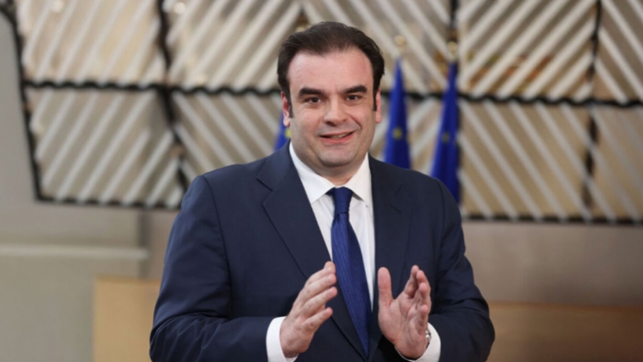 Πιερρακάκης: 400 ευρώ στους συνταξιούχους, «κουμπαράς» για τους νέους και πρόσθετες παρεμβάσεις στο ιδιωτικό χρέος
