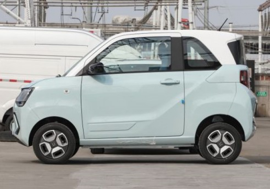 ACEA: Πτώση για Tesla (-48%), άνοδος για BYD (+206,8%) στις πωλήσεις ηλεκτρικών αυτοκινήτων